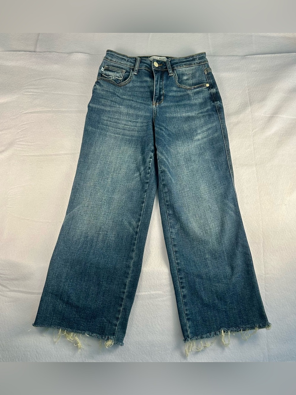 Judy Blue Jeans Woman’s Size 1/25 Straight Raw Hem Wide Leg Cropped